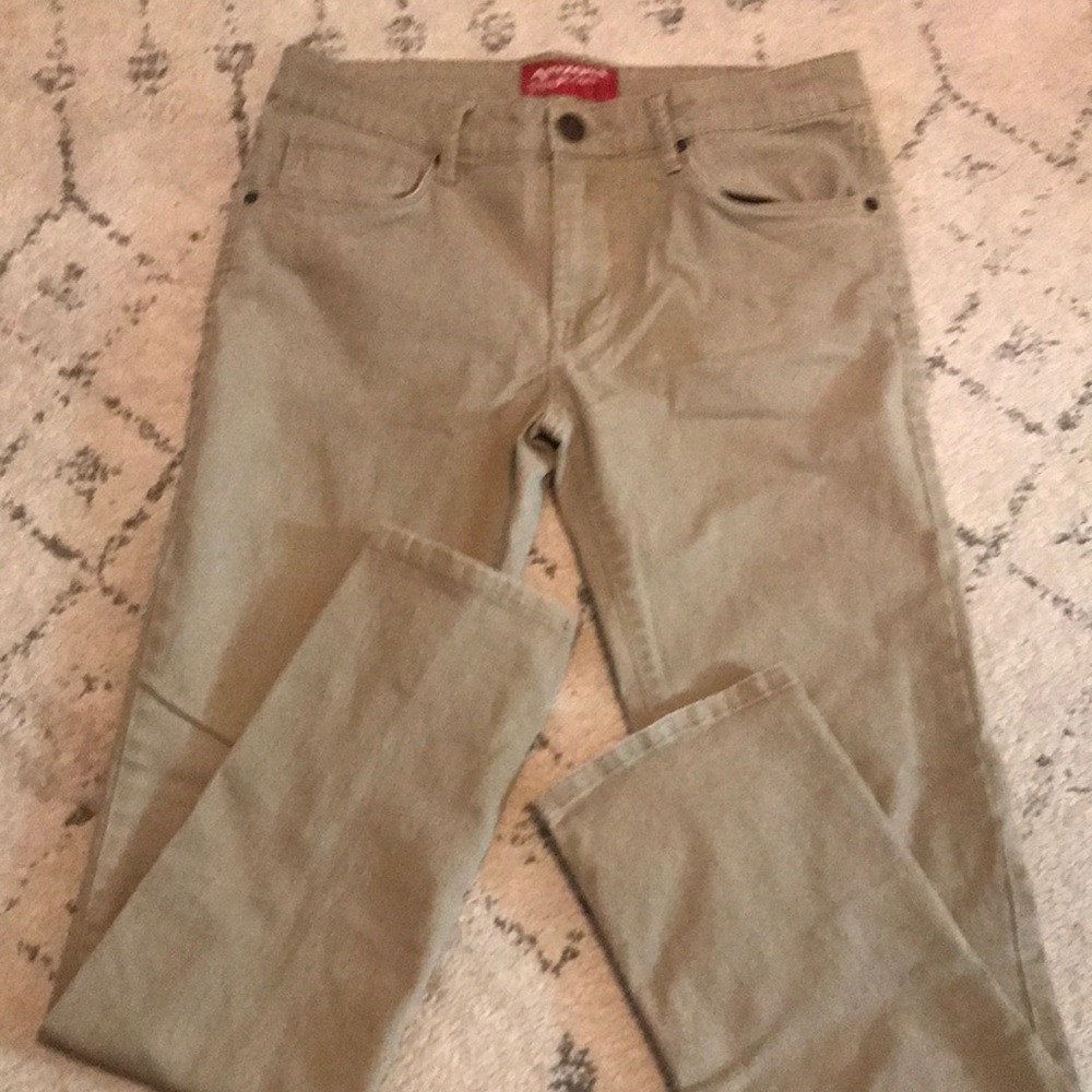 Men’s skinny Jean Khakis.